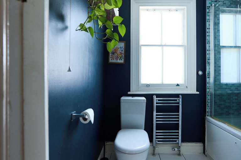 Bathroom 4, Hearth Behind the Shutters - Greenwich, London