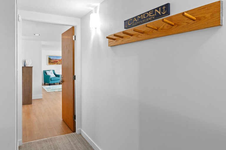 Interior 5, Bay View on Camden Harbor Condo 2br, 2 Baths, AC, Fireplace, Knox