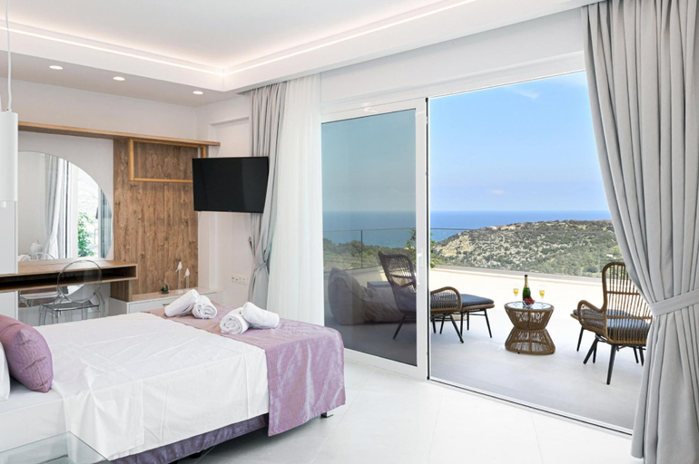 4, Luxury Villa Oasis, 11 bedrooms with Heated Pool, Crete