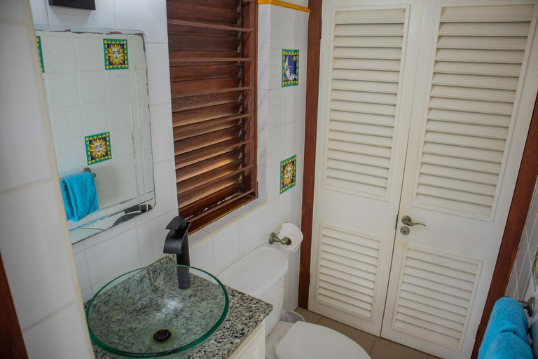 Bathroom 4, Hilltop 1-bed Villa with great views out to sea - Villa Cadasse villa