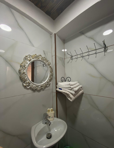 Bathroom 2, At-Salaj2, Vlorës