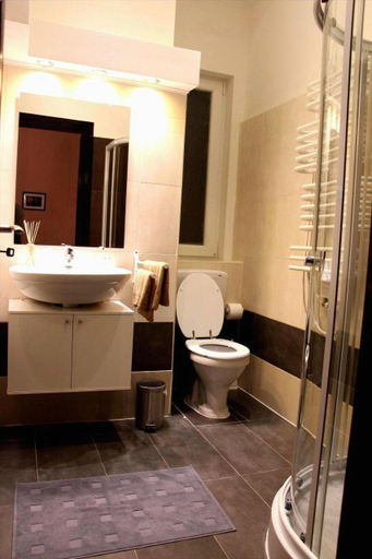 Bathroom 3, Budapest Ville Bed & Breakfast, Budapesti