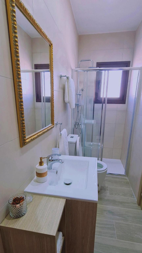 Bathroom 2, ANR - Villa (1) Chrystallia
