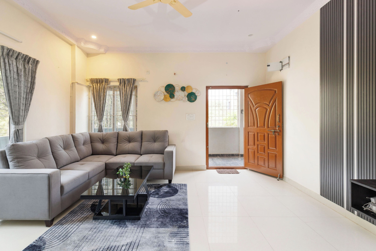 Living area 5, Skybay Living by Redolive2bhk Manyatanr Airport, Bangalore