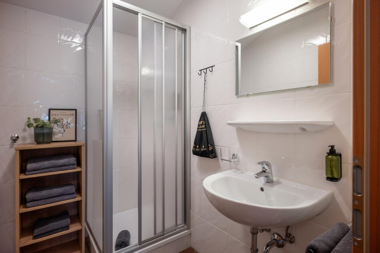Bathroom 3, Apart Hartl, Schwaz