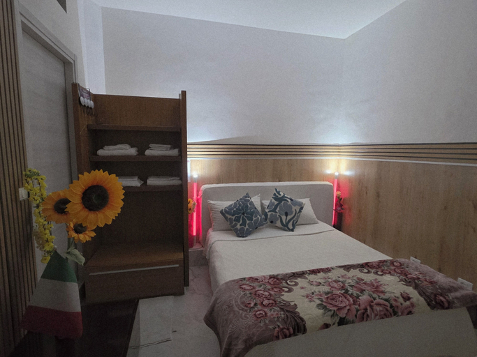 Bedroom 2, Aliram Napoleone III 22 guest house, Roma