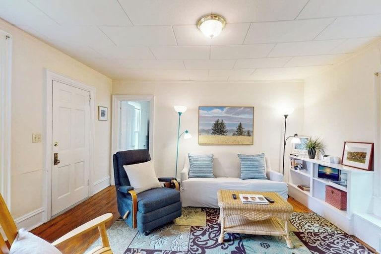Interior, Cozy Apartment With Harbor View - Full Kitchen & Washer/dryer - Walk to Water, Knox