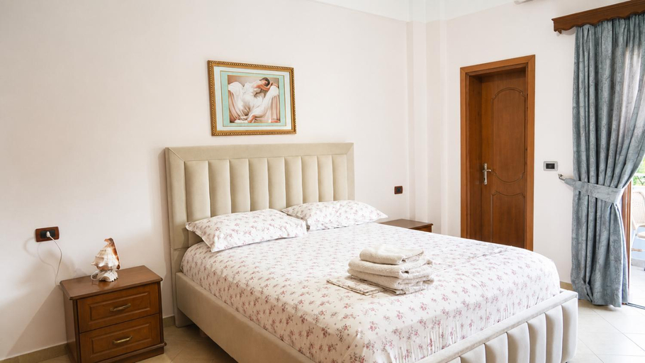 Bedroom 1, Rama Apartments, Sarandës