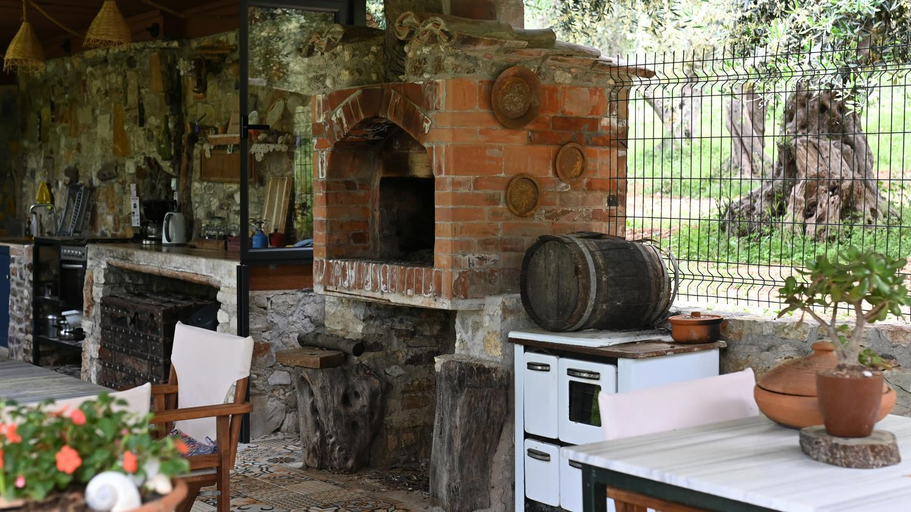 Food & Drinks 2, Filoxenia - The Place of Experience, Vlorës