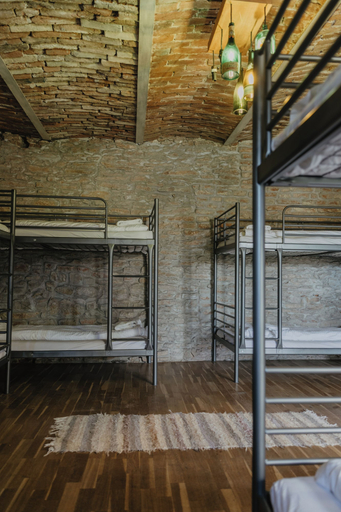 Room 5, Bagolyvár Fogadó, Zirc