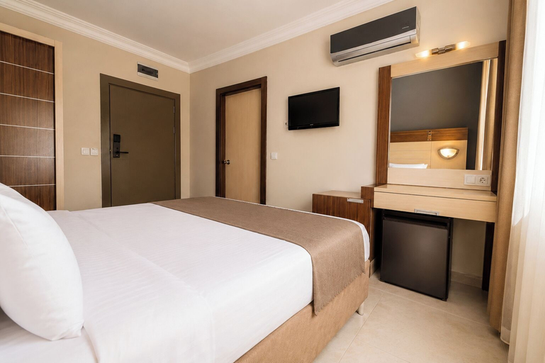 Bedroom 4, Hawaii Suite Beach Hotel, Alanya