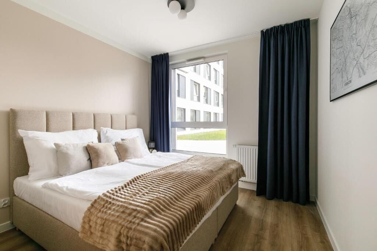 Room 5, Zeitraum Raclawicka, Kraków City