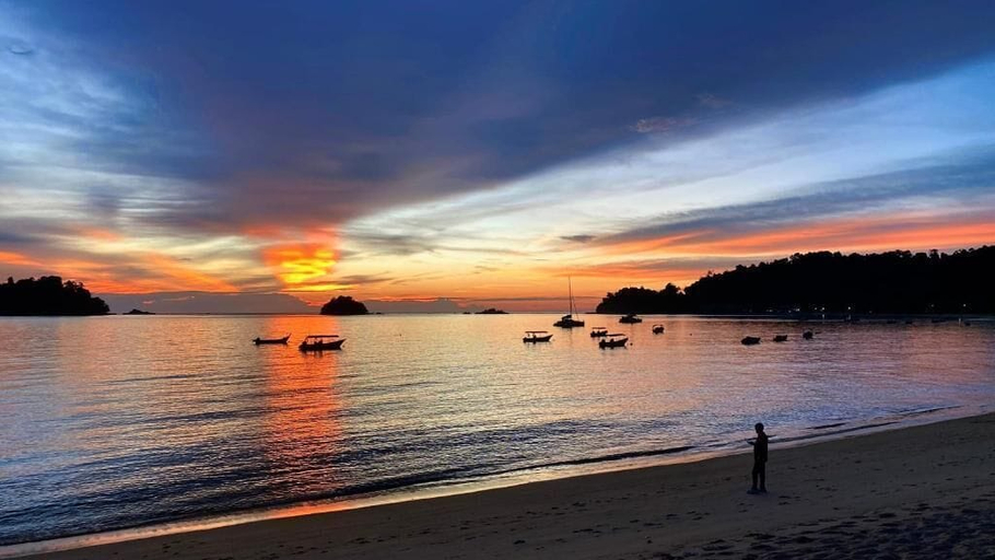 Beach, Seaview Hotel & Holiday Resort Pangkor, Manjung