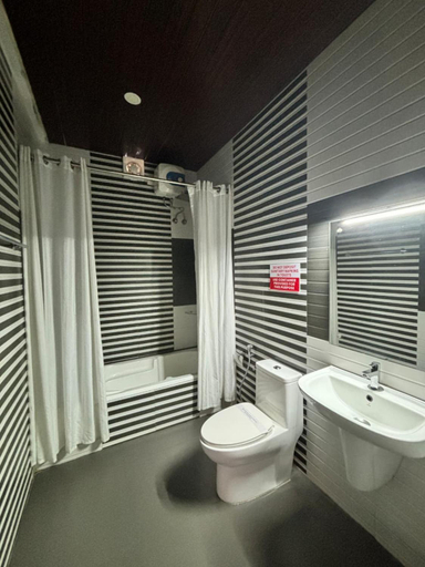 Bathroom 5, Casa Lake View Resort Wayanad, Wayanad
