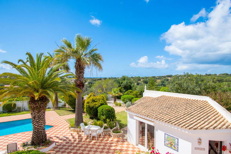 2, Casa Alegria · This villa is perfect for a family, Lagoa