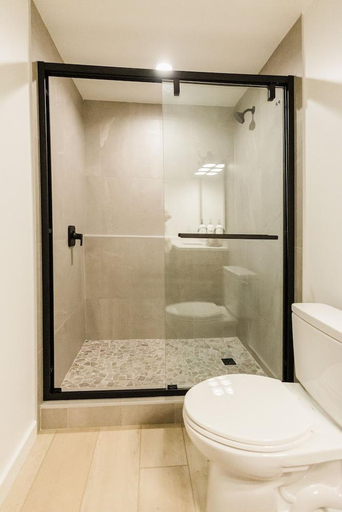 Bathroom 4, Wonderstone at Glacier, Flathead