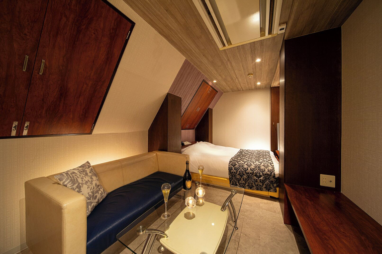 Others 2, HOTEL TRANCE - Adults Only, Kobe