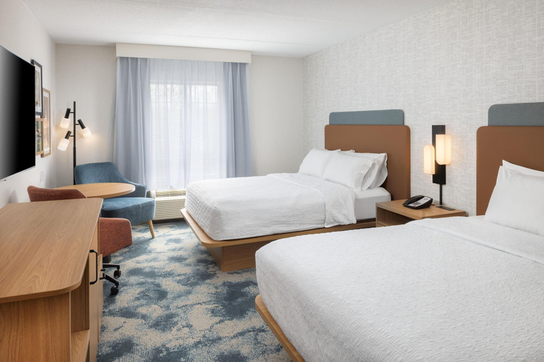 Bedroom 3, Hampton Inn & Suites Berkshires-Lenox, Berkshire