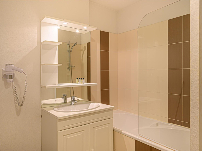 Room 4, R Sidence Ker Goh Lenn St2s, Morbihan