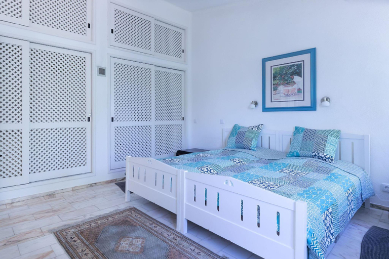 5, Casa Beatriz · Magnificent Villa just a few steps, Lagoa