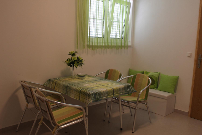 Others 5, Apartment Mladen, Biograd na Moru