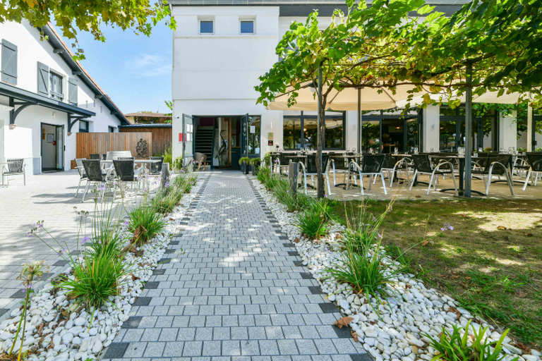 Exterior & Views, Logis Gnàc é Pause Hôtel et Bistro, Landes