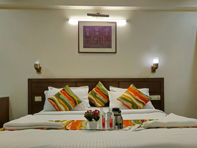 Bedroom 4, hotel crystal retreat, Agra