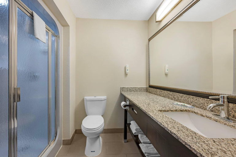 Bathroom 5, Quality Inn & Suites Goshen, Elkhart