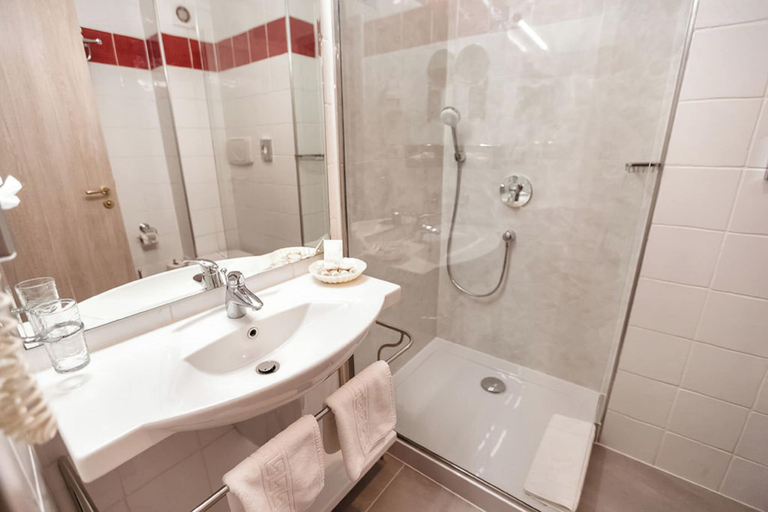 Bathroom 5, Best Lido Hotel, Timisoara