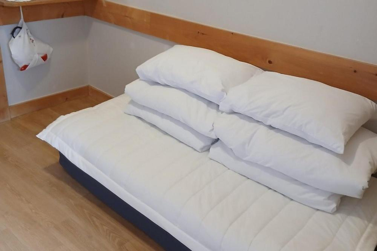 Bedroom 4, Jeonju Jeongdam Hanok Stay, Jeonju
