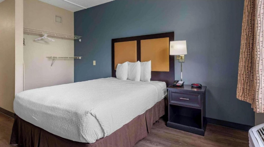 Room 5, Motel 6 Suites Fishkill Westage Center, NY, Dutchess