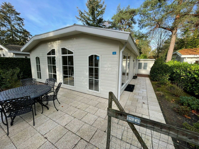 Outdoor dining, Holiday Home With 1 Bedroom, Apeldoorn