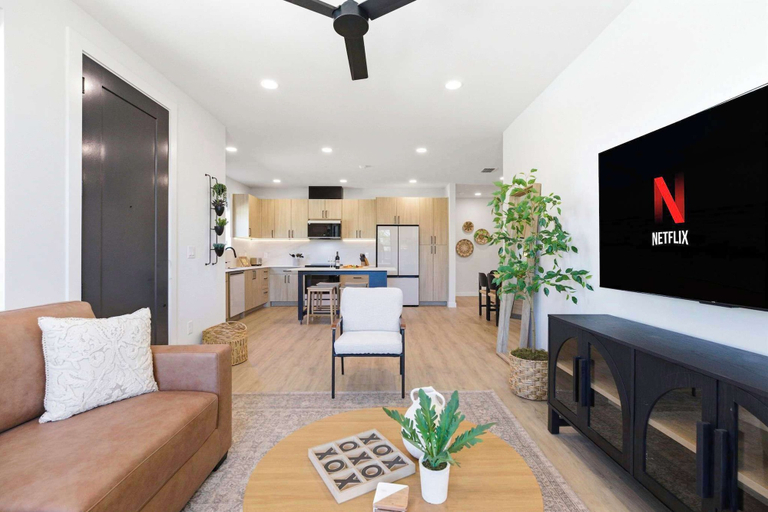 Living area 4, Unwind in Style: Luxe Condo Getaway!, Comal