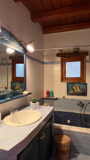 Bathroom 2, Sun Holiday Kea Private Pool Sea View, South Aegean