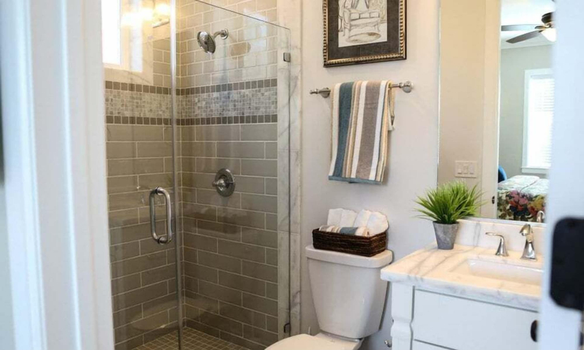 Bathroom 3, Designer decorated 6 bedroom pool house, Orange