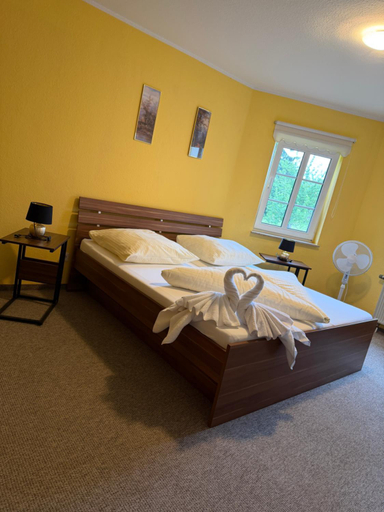 Bedroom 2, Hotel La-Pergola, Spree-Neiße