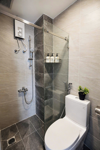 Bathroom 4, The Sargon, District 3