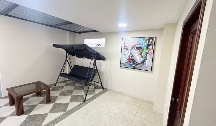 Others 1, NCG Suite 2, Guayaquil
