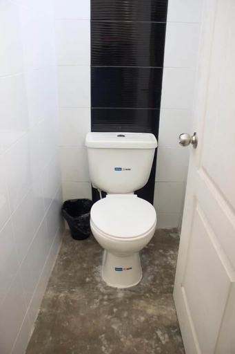 Bathroom 3, I Wanna Palomino, Riohacha