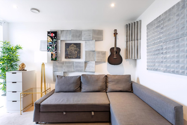 Others 4, Stunning Brentford Penthouse, London