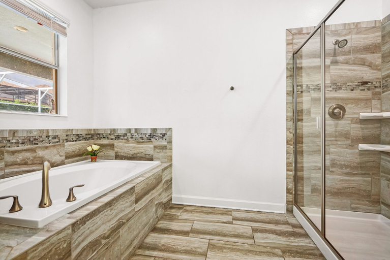 Bathroom 5, 9089-Hazard, Osceola