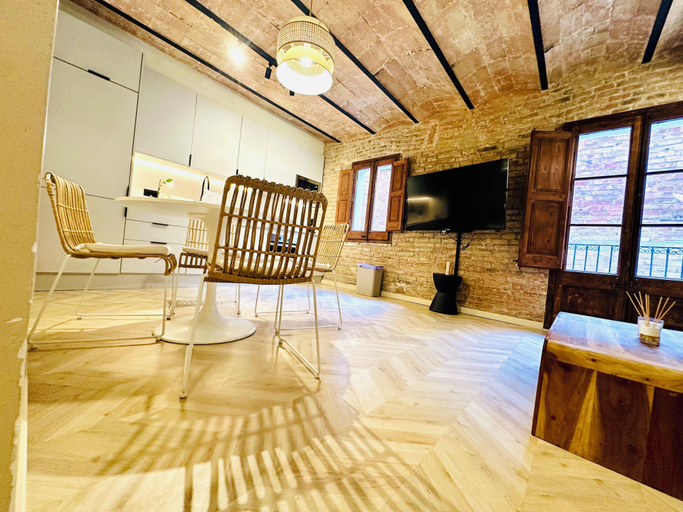 Dining, 3 Bedroom Condo, Barcelona