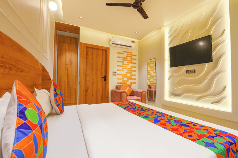 Room 2, Fabhotel Sweet Home, Faridabad