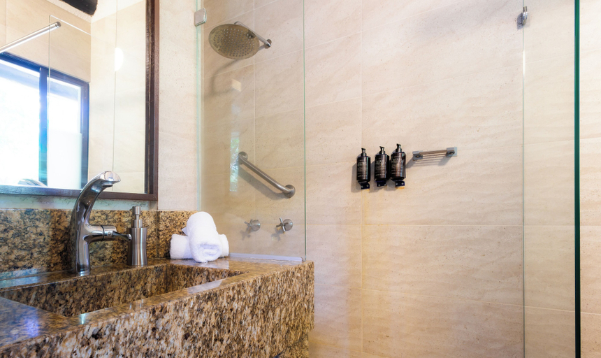 Bathroom 3, La Mar de Bien, Santa Marta (Dist. Esp.)