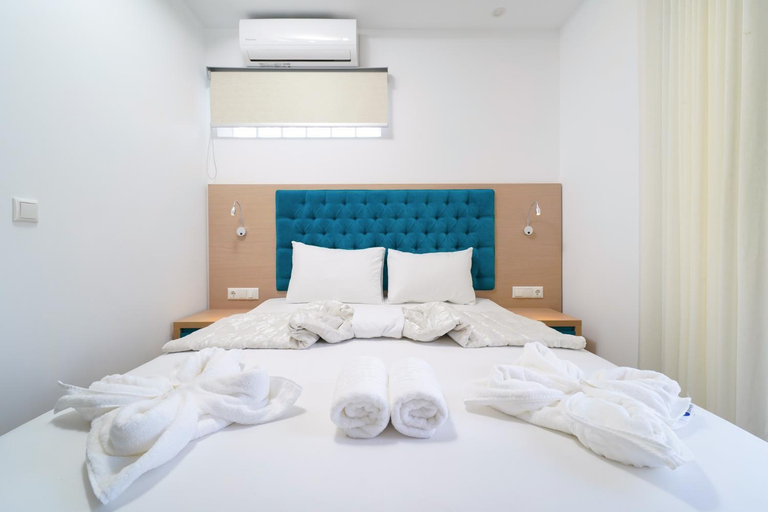 Others 2, Hotel Medusa, East Macedonia and Thrace