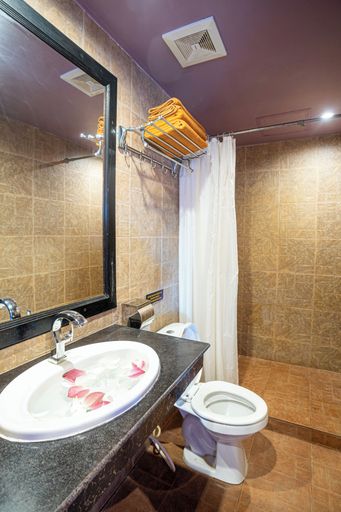 Bathroom 3, Golden Butterfly Villa, Siem Reap