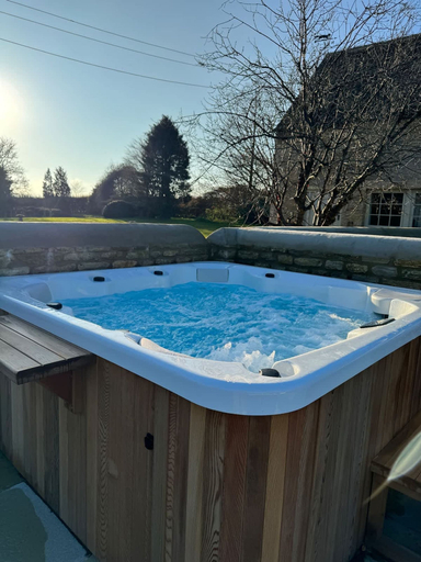 Room 5, Stunning Countryside House With Pool and Hot Tub, Wiltshire
