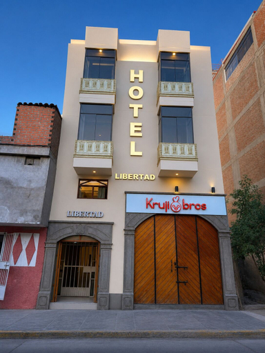 Exterior detail, LIbertad Grand Hotel, Huamanga