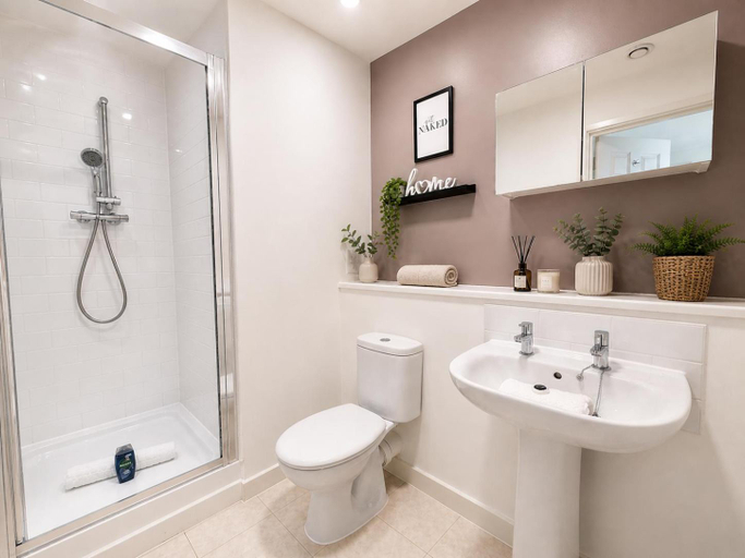 Bathroom 3, Two Bedroom Two Bathroom Central MK Hub Apartment, Milton Keynes