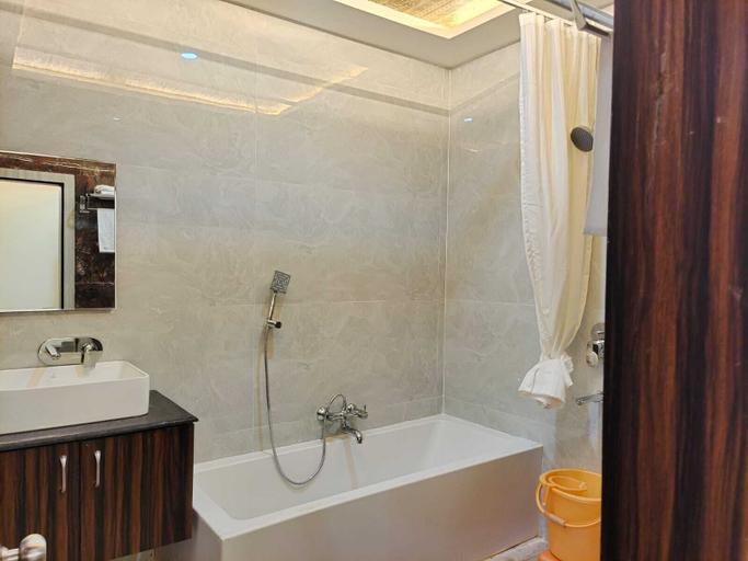 Bathroom 2, Revati Mahal, Amethi